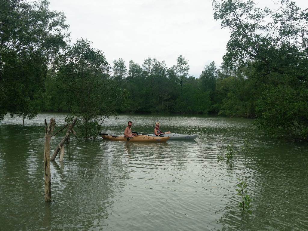 Calm At Bangphat Bor Saen Экстерьер фото